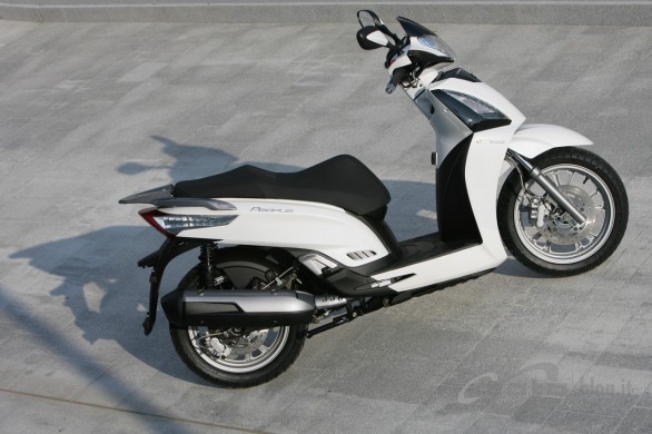 Kymco предлагает скутер для города